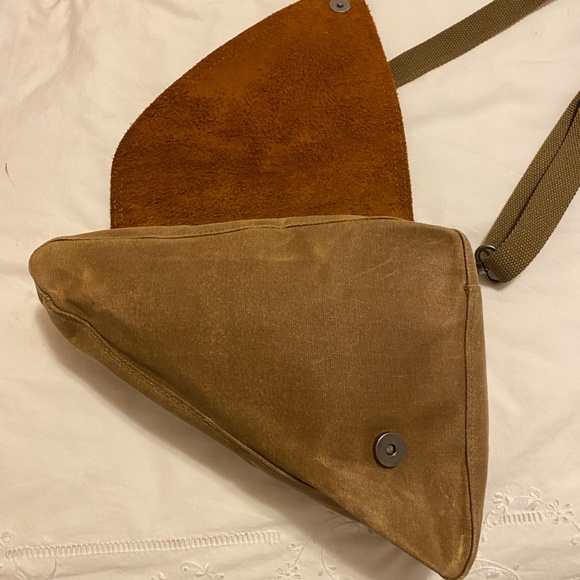 Acacia Messenger Canvas Crossbody Bag - Picture 5 of 7